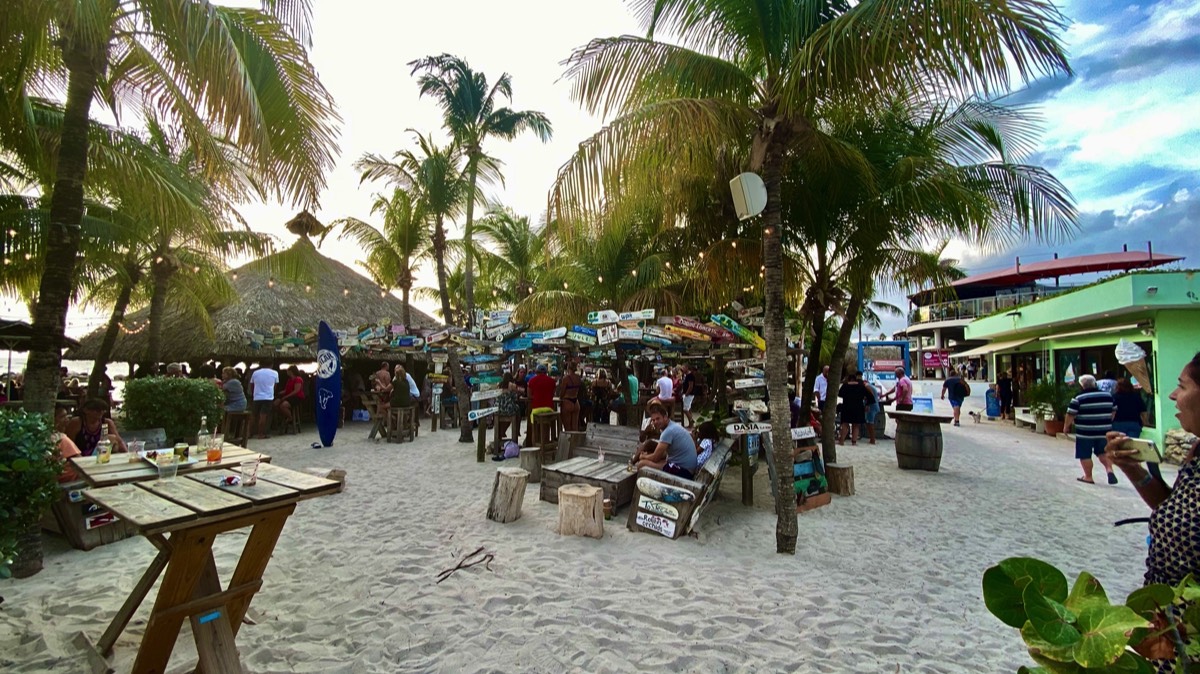 Mambo Beach Strandbar